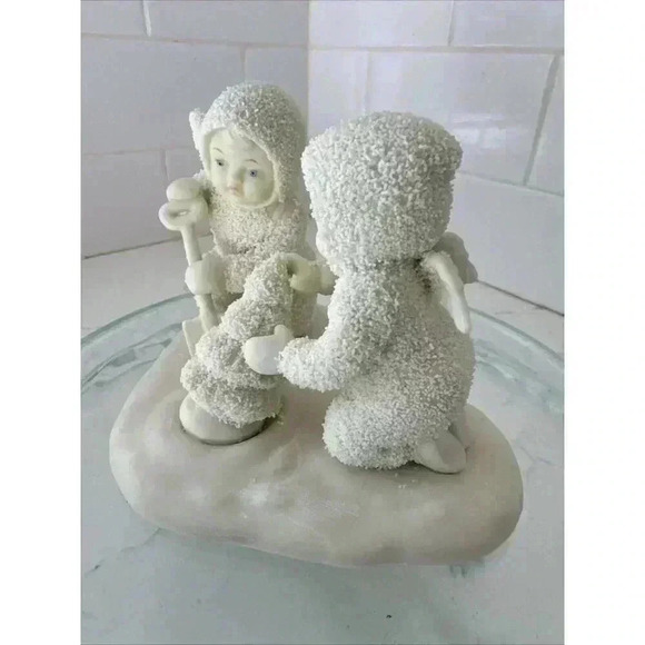 Snowbabies We’re Planting The Starry Pines Department 56 4” X 5 1/2” Figurine - Picture 2 of 10